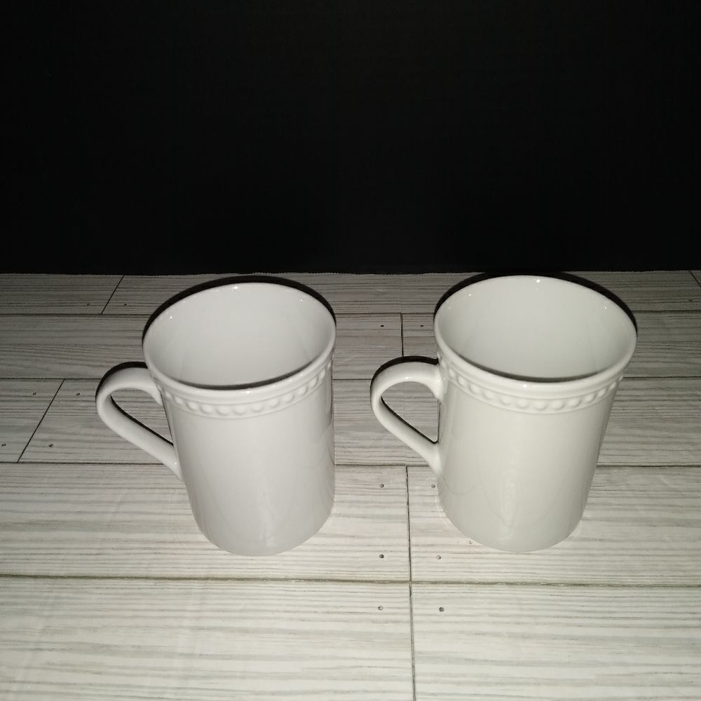 JC Penney Home Pearl Ridged Elegant White Coffee Tea Mugs Casual Modern Set Of 2